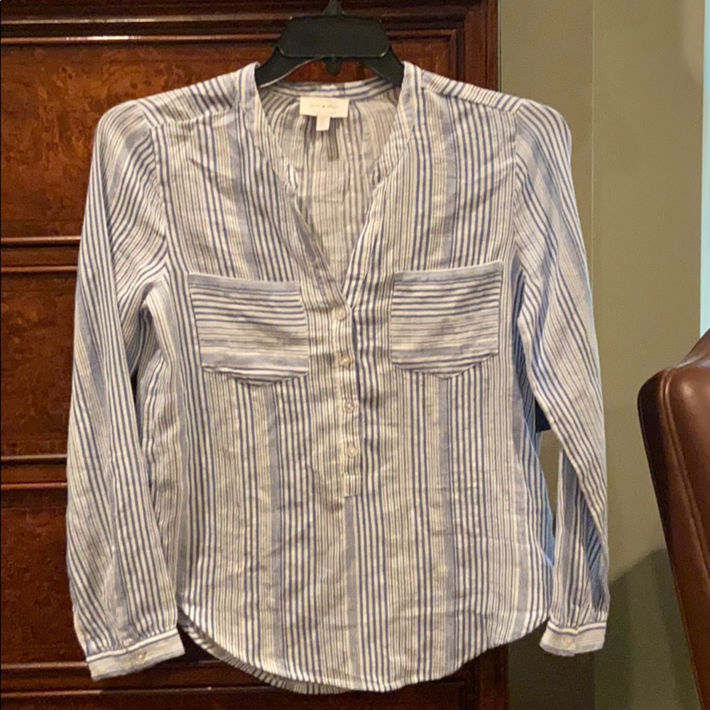 More LUCKY 🍀 for you!!! Soft and versatile blouse